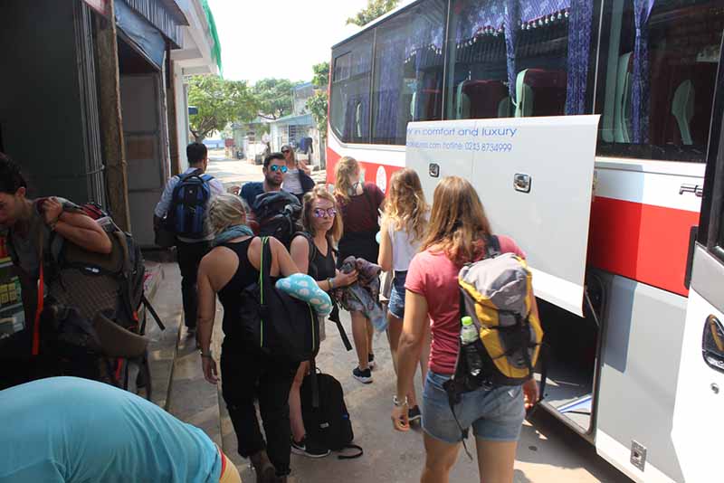 Bus Hanoi to cat ba