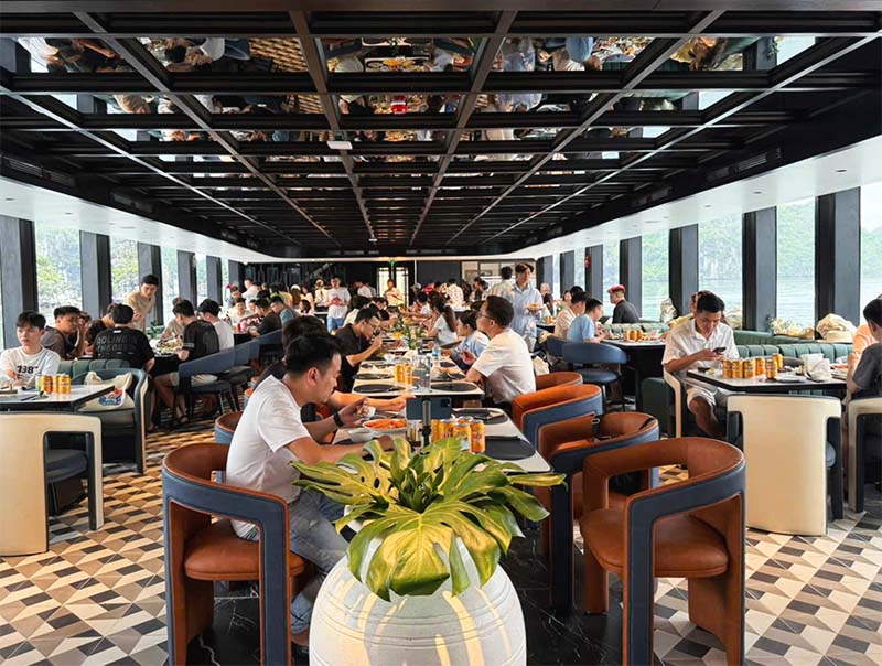 Restaurant Serenity Day Cruise