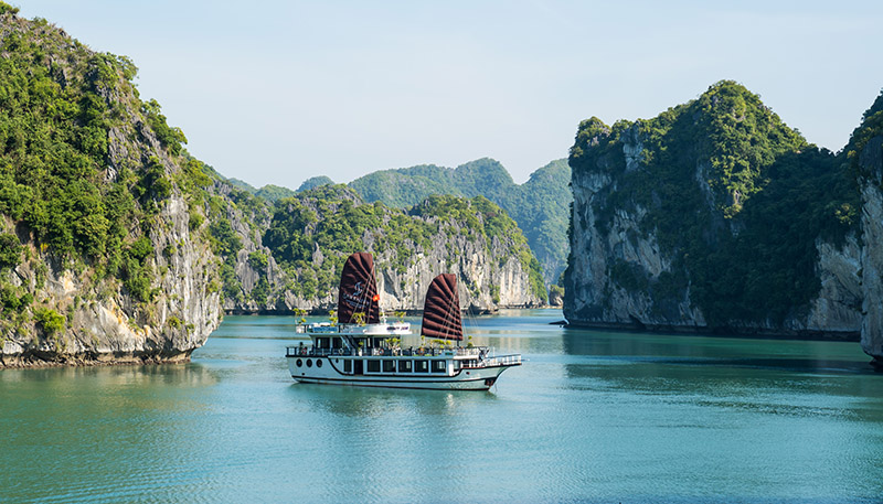 Serenity Premium Cruise | Lan Ha Bay Cruise