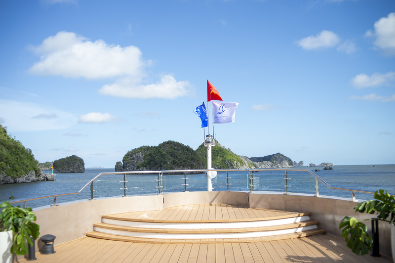 Sundeck Serenity Grandeur Cruises Sundeck Serenity Grandeur Cruises