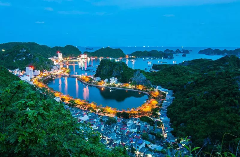 Thị Trấn Cát Bà vào đêm Thị Trấn Cát Bà vào đêm