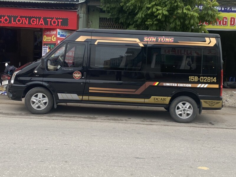 Xe buýt Sơn Tùng Express