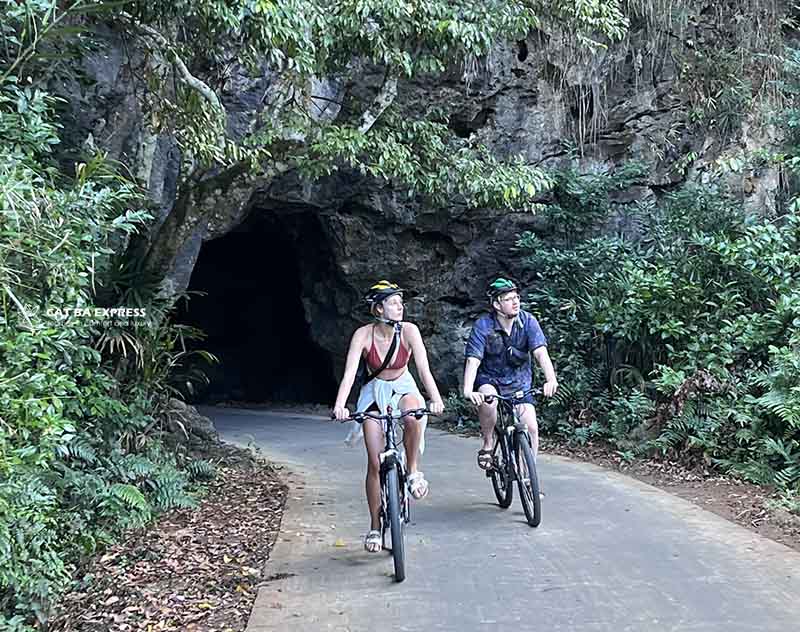 Đạp xe Làng Việt Hải