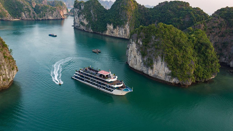 Over view du thuyền Rosy Cruises