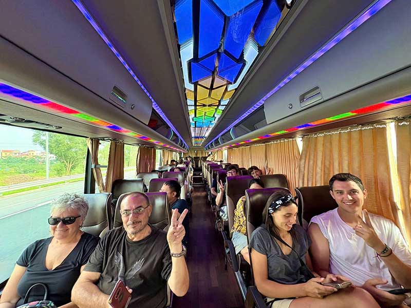 Shuttle Bus Shuttle Bus