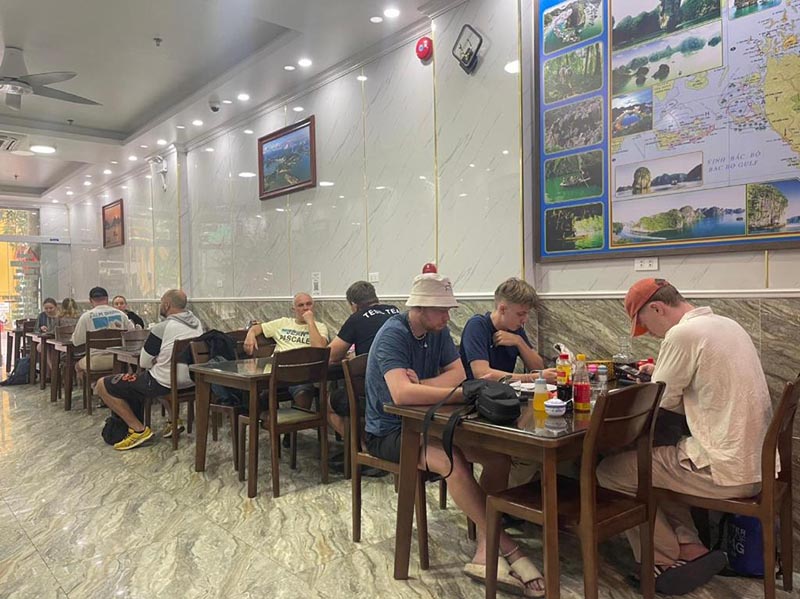 Khách sạn New Horizon Cát Bà Hotel