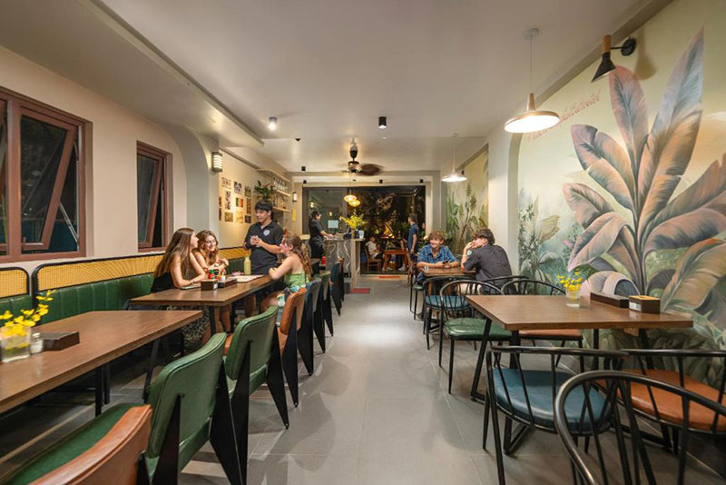 nhà hàng sang trọng