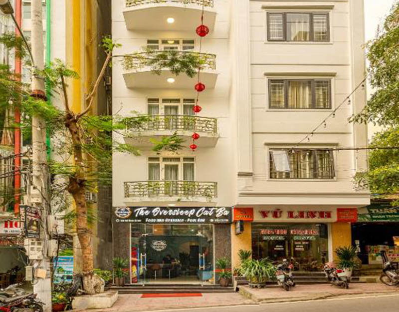 Khách sạn The Oversleep Cát Bà Hostel