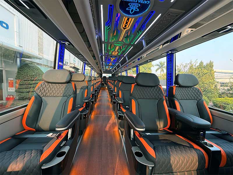 Nội thất xe limousine Cát Bà Express