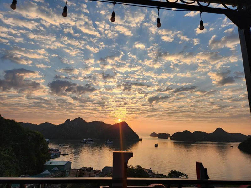 View Vịnh Lan Hạ tại Sunrise Ocean Viewpoint Hotel