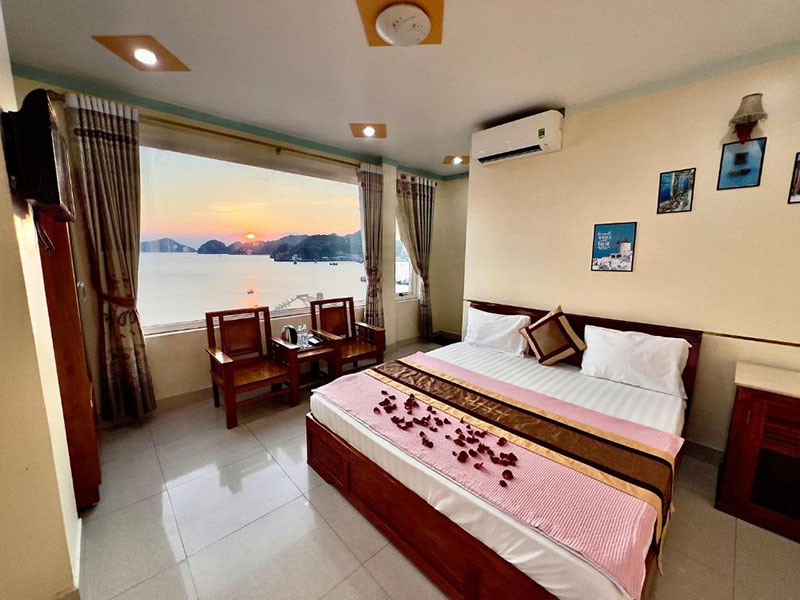 Khách sạn Mạnh Vương Cát Bà Hotel