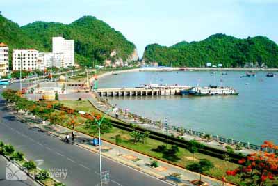 The beauty of Cat Ba Town 