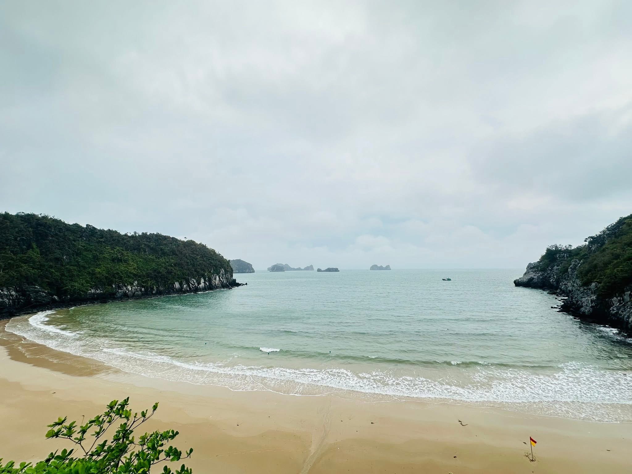 Bãi tắm Cát Cò 1