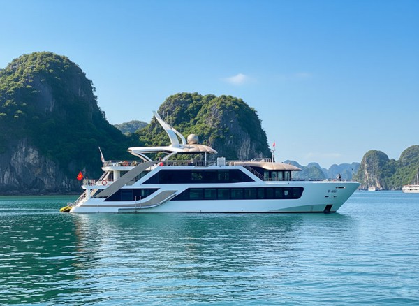 Serenity Grandeur Cruises - Lan Ha Bay full-day tour