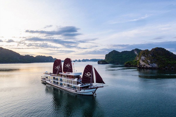 V'spirit Cruises - Lan Ha Bay - Halong Bay Cruises