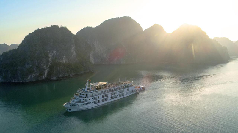 Paradise Grand Cruises - Lan Ha Bay - Halong Bay Cruises 1